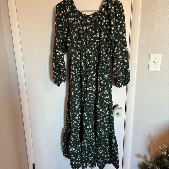 Cottagecore Green Floral Maxi - Picture 7 of 8